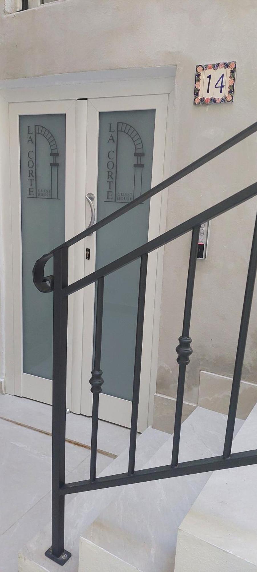 La Corte Guest House Bari Exterior photo